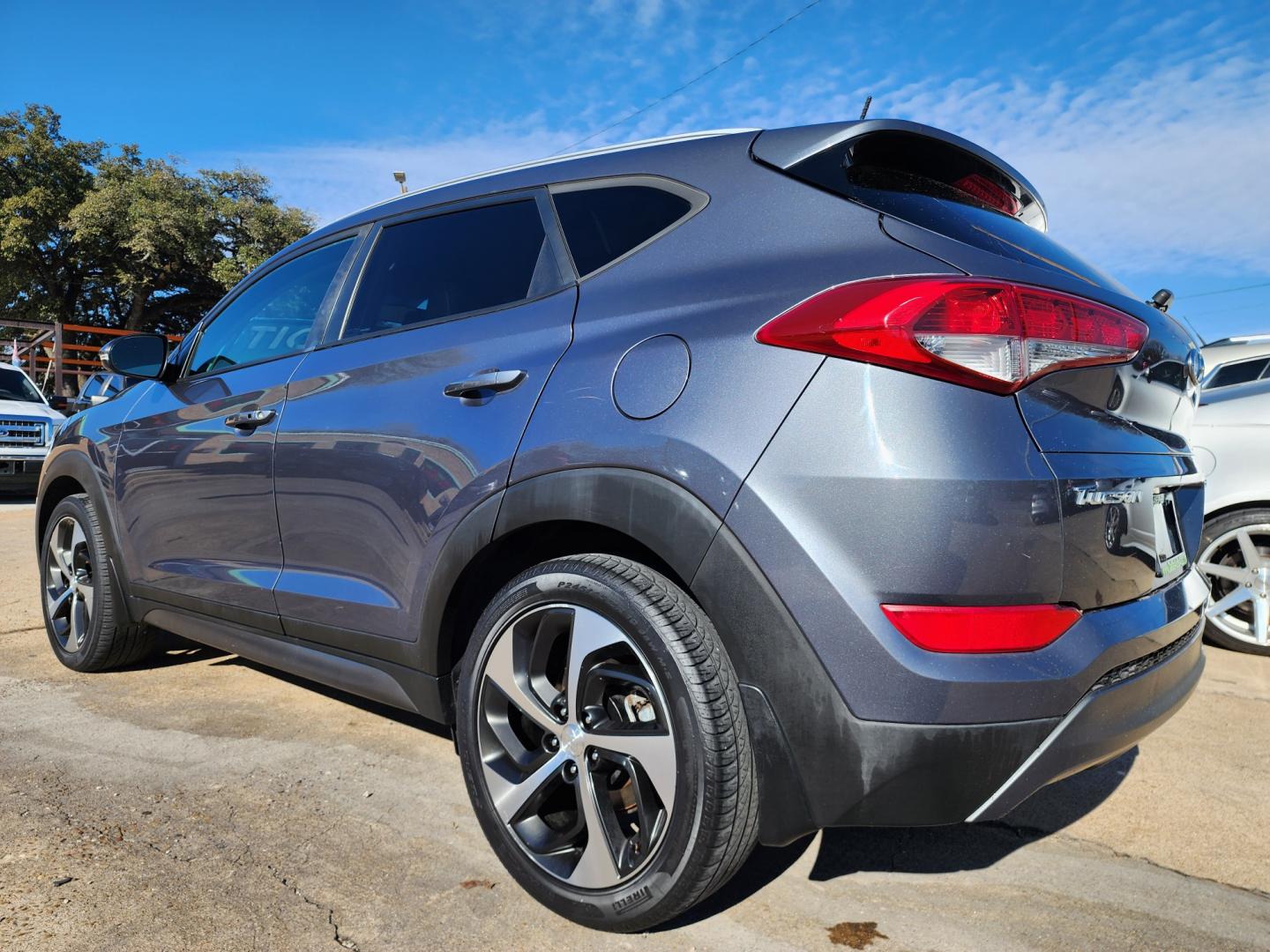 2016 BLACK Hyundai Tucson Sport (KM8J33A21GU) with an 1.6L L4 DOHC 16V engine, 7A transmission, located at 2660 S.Garland Avenue, Garland, TX, 75041, (469) 298-3118, 32.885551, -96.655602 - Welcome to DallasAutos4Less, one of the Premier BUY HERE PAY HERE Dealers in the North Dallas Area. We specialize in financing to people with NO CREDIT or BAD CREDIT. We need proof of income, proof of residence, and a ID. Come buy your new car from us today!! This is a Very clean 2016 HYUNDAI TUC - Photo#5